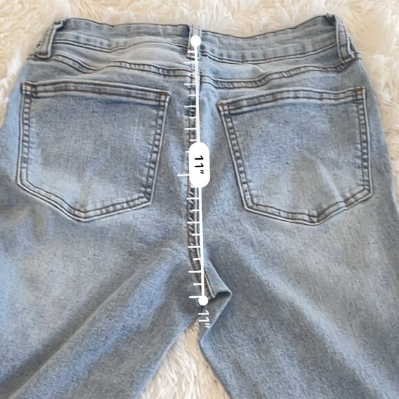 Ashley Mason Boot Cut Jeans with Floral Detail Size 0/24 - Picture 8 of 11